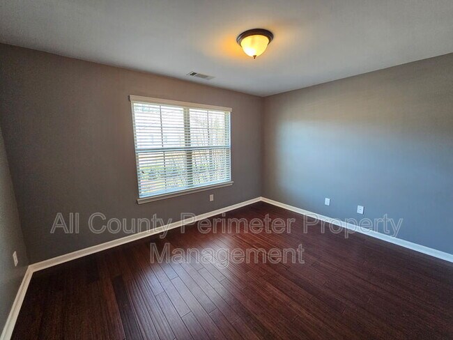 Building Photo - 1597 Trailview Way NE