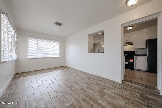 Building Photo - 2340 W Osborn Rd