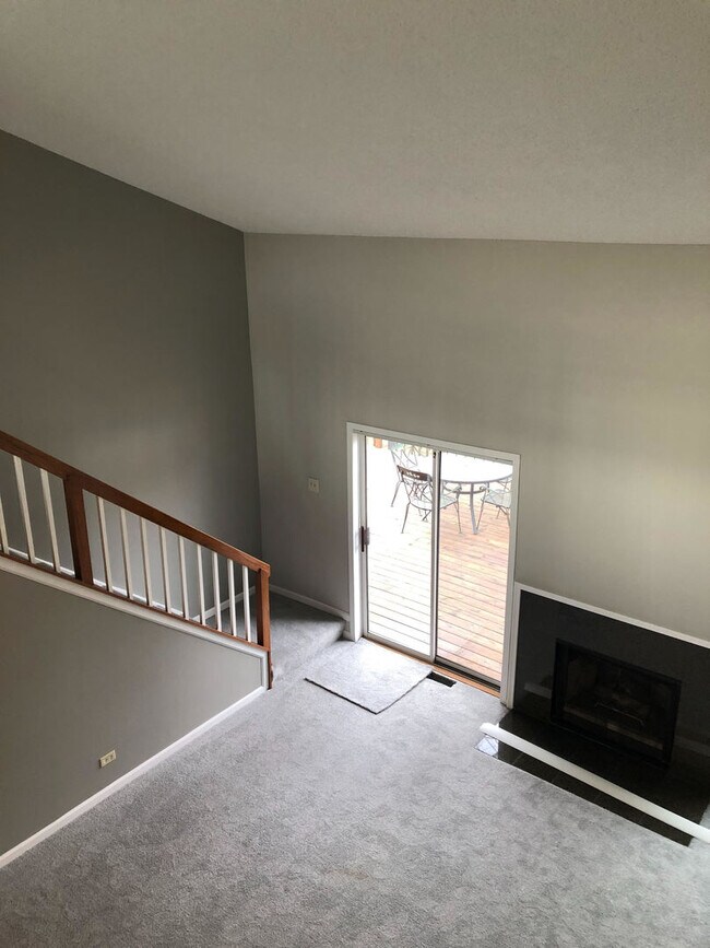 Building Photo - 1649 Estate Cir