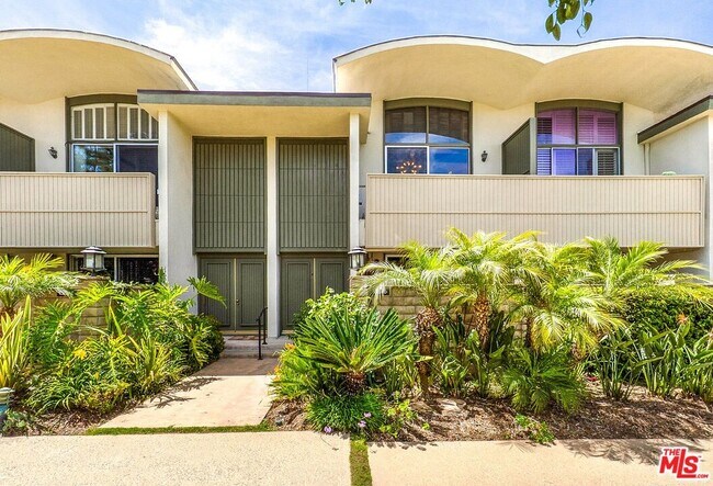 Building Photo - 13214 Fiji Way