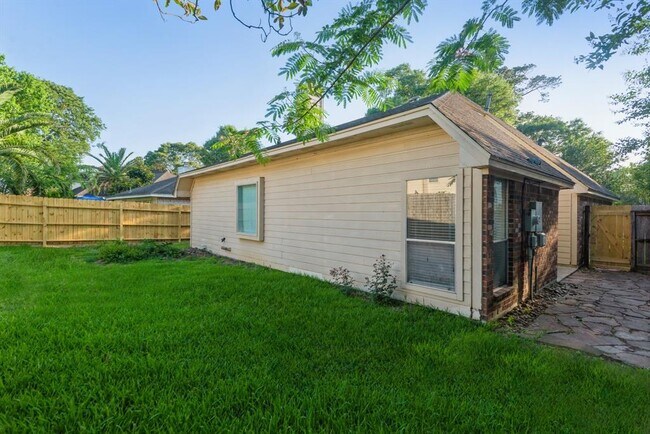 Building Photo - 31118 Baker Lake Dr