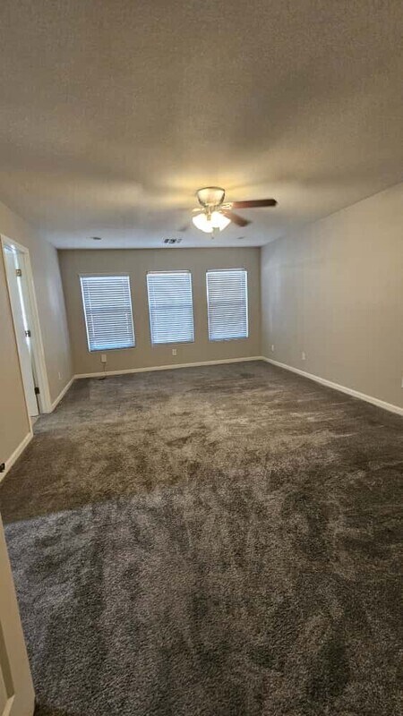 Building Photo - 711 S Roca St