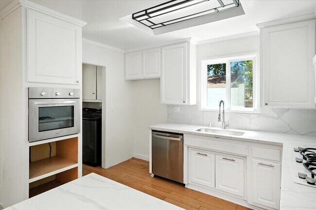 Building Photo - 8846 Laramie Ave