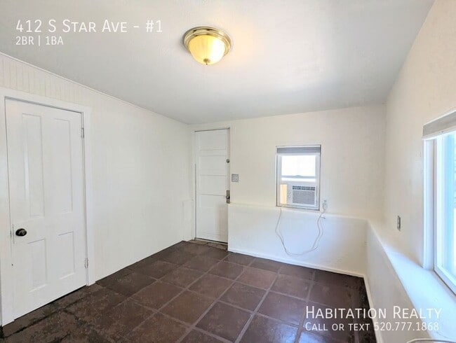 Building Photo - 412 S Star Ave