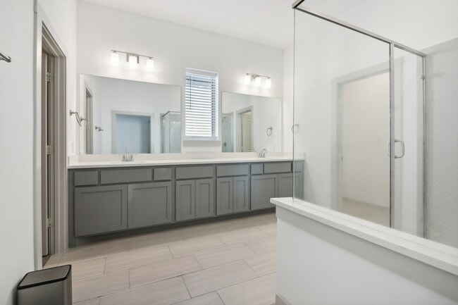 Building Photo - 615 Arapaho Dr
