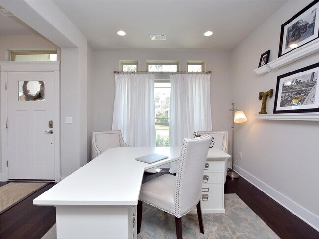 Building Photo - 10911 Rock Island Dr