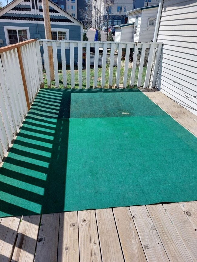 Building Photo - (1614 8th Ave)