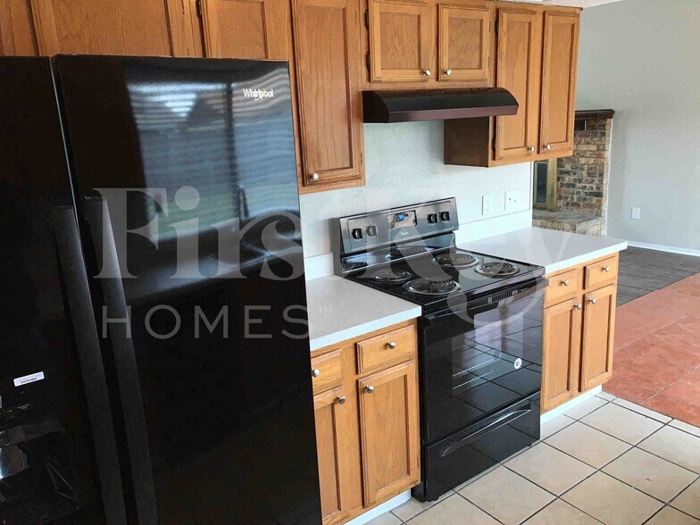 Building Photo - 2510 Bentley Dr