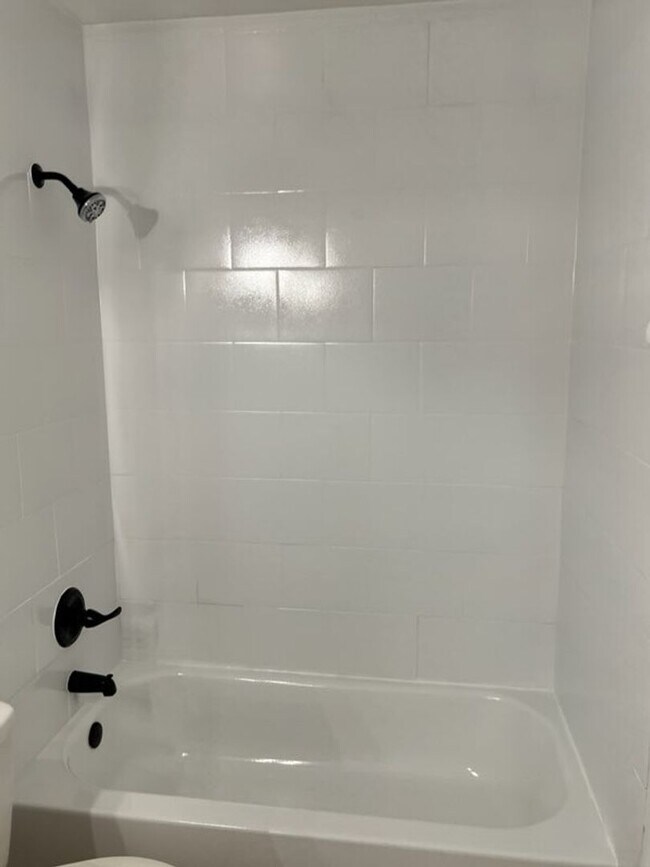 Building Photo - 5745 SW 10th Pl