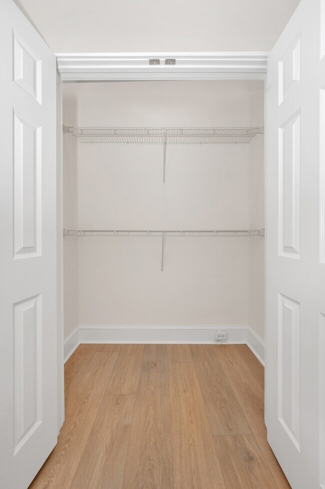 Building Photo - 112 N Market St