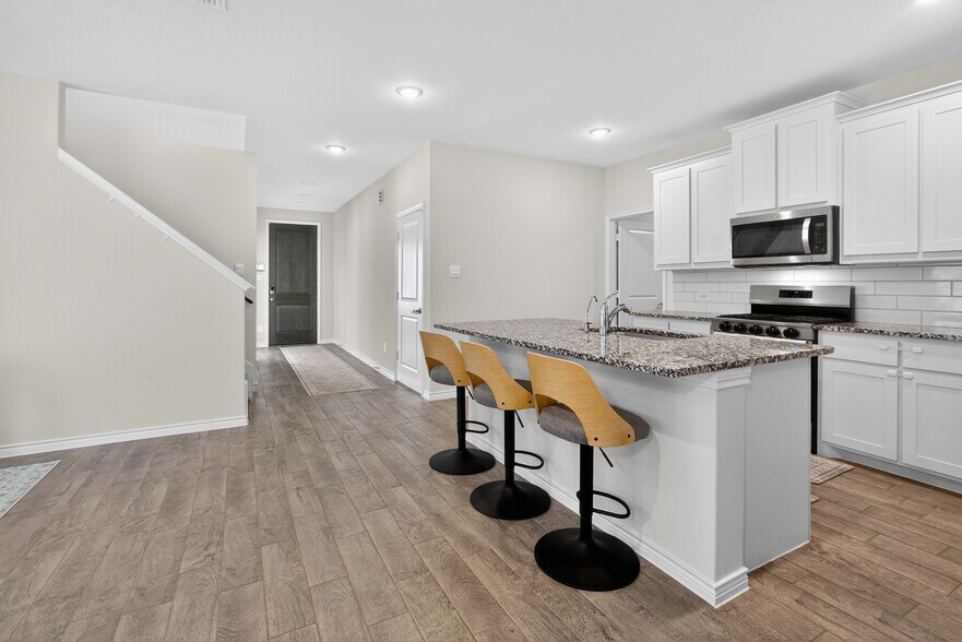 Building Photo - 8125 Danny Scarth Ln