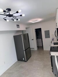Building Photo - 911 79th Terrace
