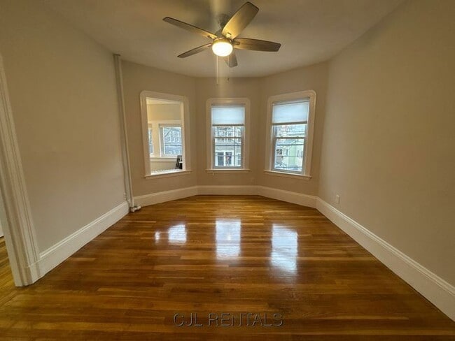 Building Photo - 145 Albion St