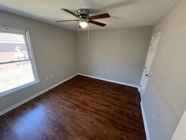 Building Photo - 130 Lanier Dr #32