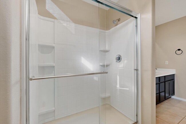 Building Photo - Executive 2 story Town house 4 Bedroom 3 b...