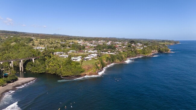 Building Photo - Oceanfront Estate: The Honolii Hale
