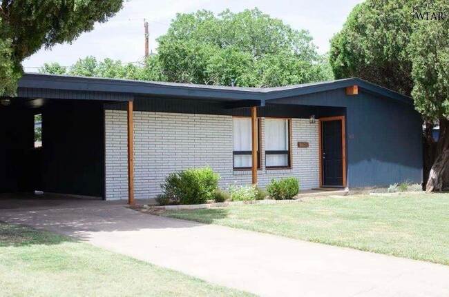 Primary Photo - 4112 Thomas Ave