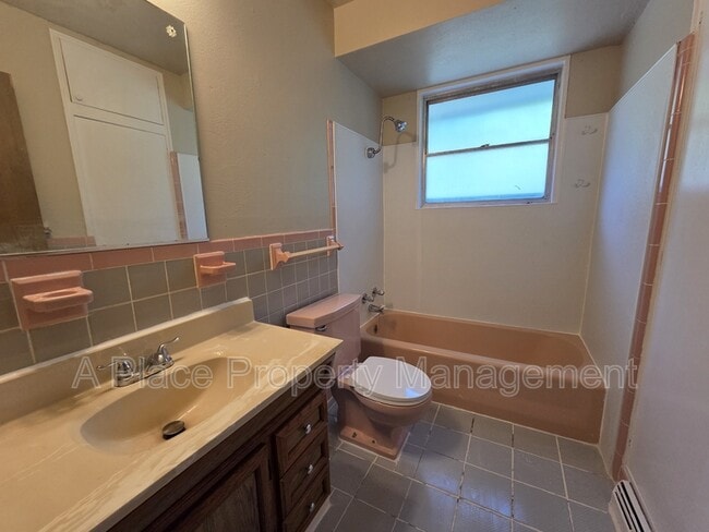 Building Photo - 2321 Noll Dr