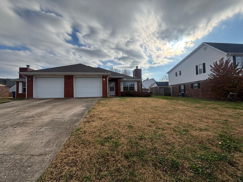 Primary Photo - 507 Camellia Dr