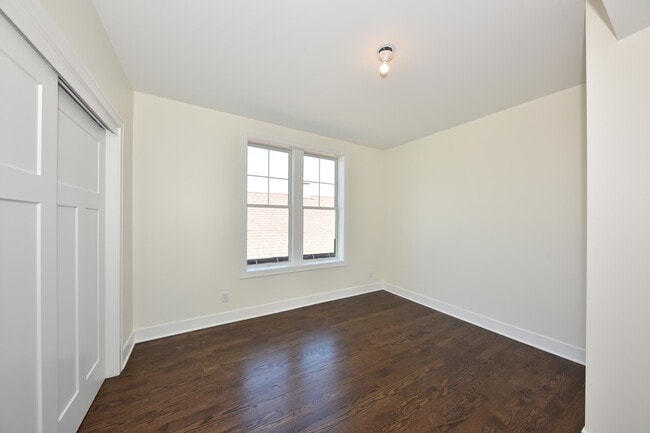 Building Photo - 104 E Prospect St