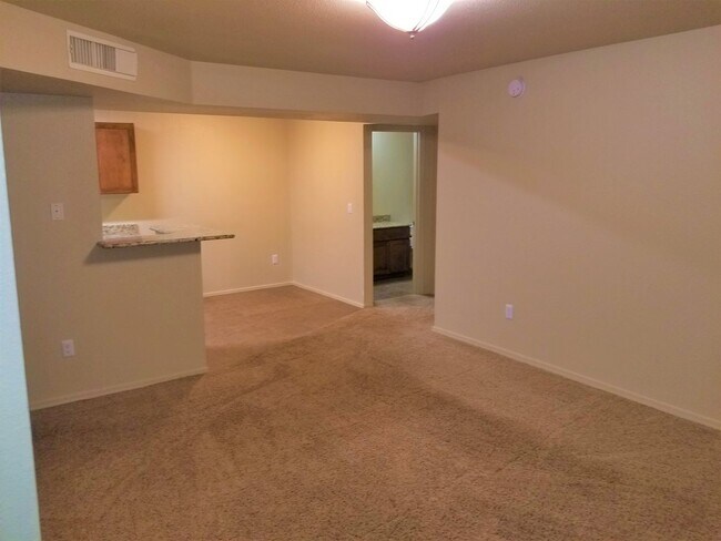 Building Photo - Upgraded West-Flagstaff Condo in the Arbor...