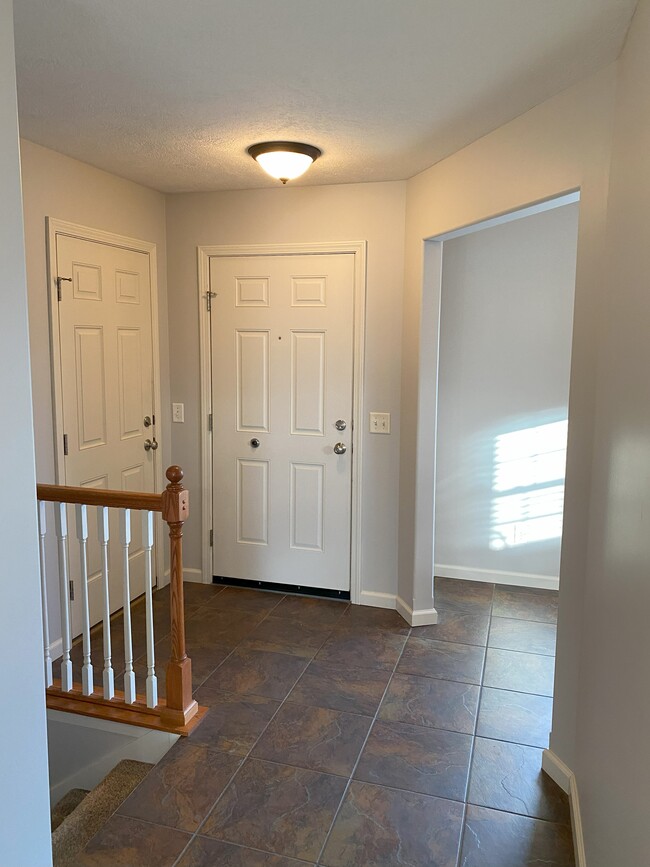 Foyer - 2901 Red Oak Rd