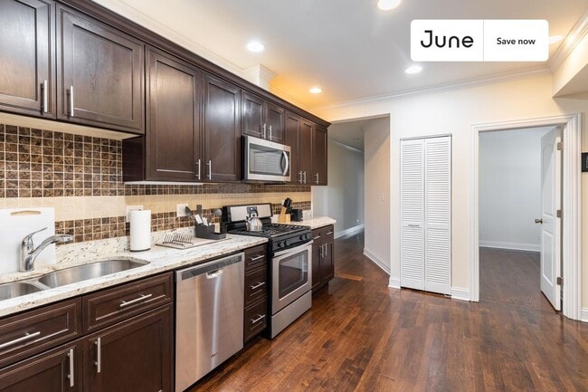 Building Photo - 3743 N Albany Ave