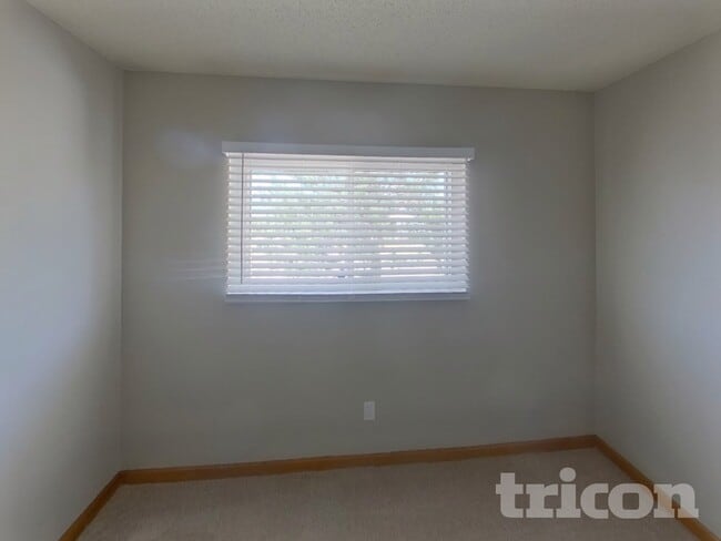 Building Photo - 1040 Catherwood Dr