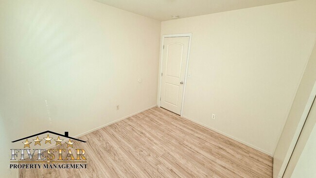 Building Photo - 7408 Cross Glade St