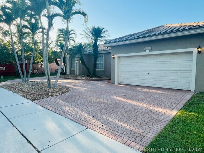 Building Photo - 12725 NW 18th Ct