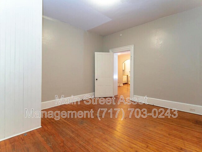 Building Photo - 59 King St