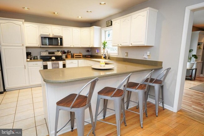 Building Photo - 3727 Village Trail