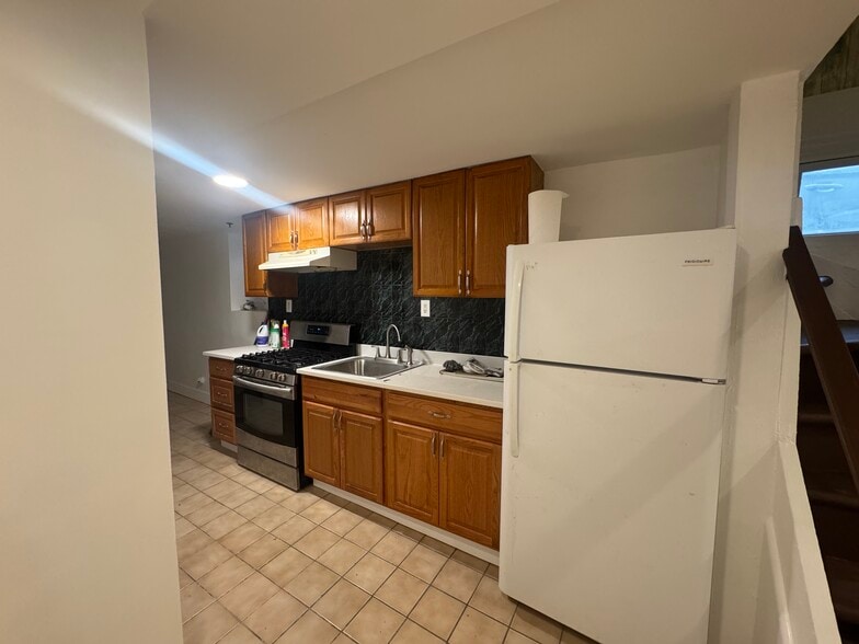 Building Photo - 311 19th St