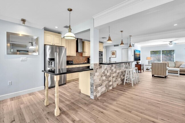 Building Photo - 3204 Beacon St