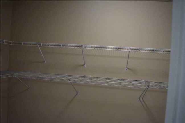 Building Photo - 480 Meadow Hill Dr