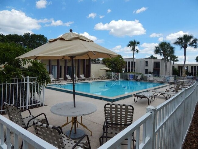 Building Photo - Spacious 1/1 Condo Located in the Royal Arms Condominium - Altamonte Springs