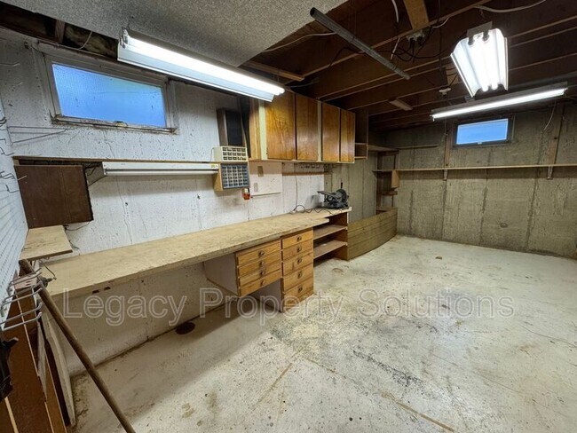 Building Photo - 2106 Assumption Dr