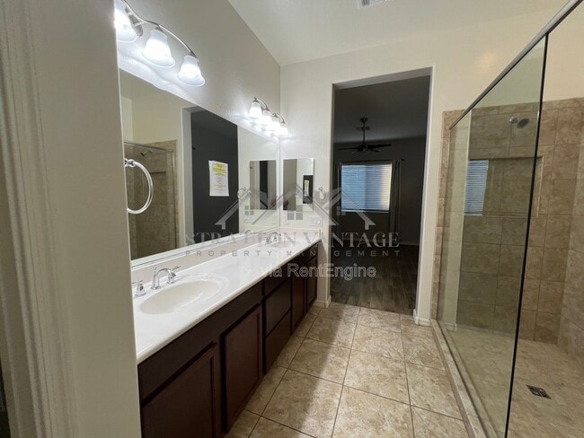 Building Photo - 10448 E Palladium Dr