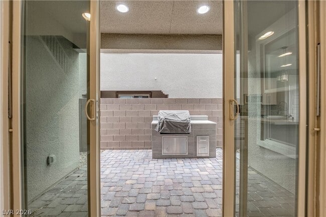 Building Photo - 11665 Redwood Mountain Ave