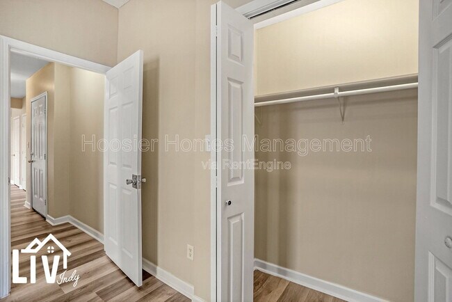 Building Photo - 1317 Main St