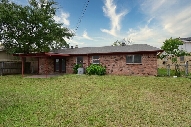 Building Photo - 3117 Chaparral- House