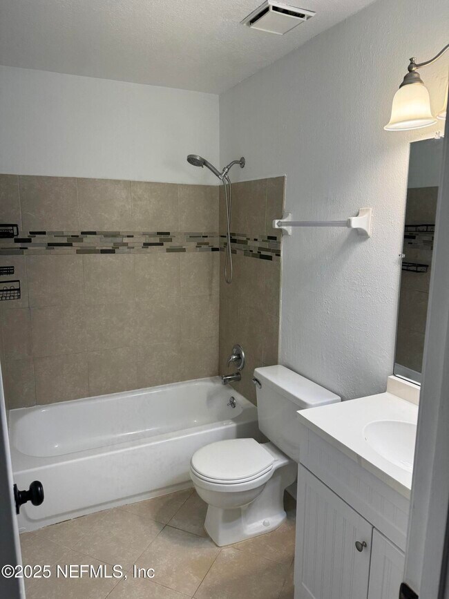 Building Photo - 3801 Crown Point Rd