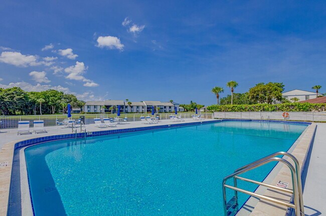 Building Photo - 1011 Green Pine Blvd