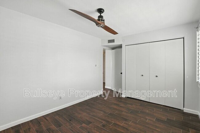 Building Photo - 7832 E Rovey Ave