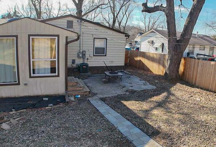 Building Photo - 7704 E 50th Terrace