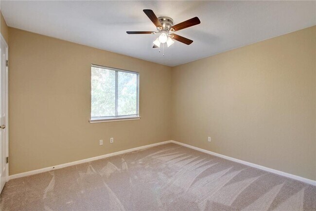 Building Photo - 1801 Hickory Ridge Cove