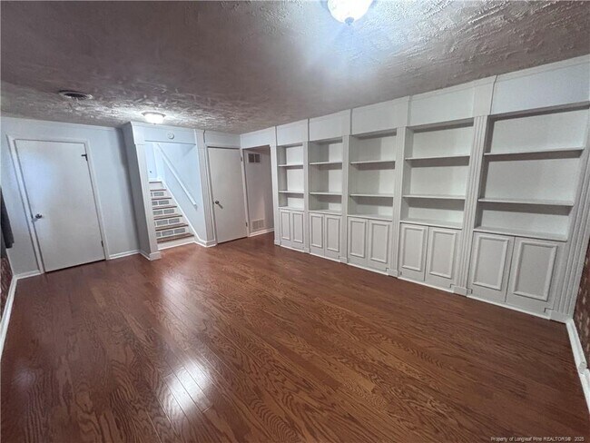 Building Photo - 5329 Hampton Rd