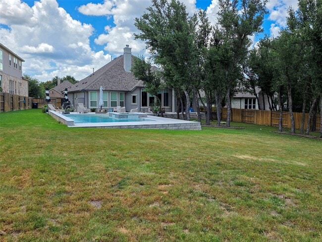 Building Photo - 2416 Belen Dr