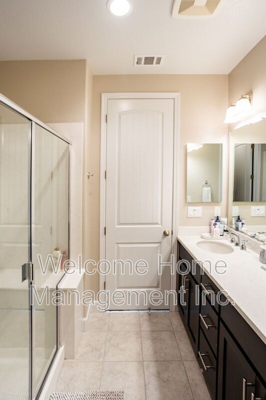 Building Photo - 1828 Enclave Pl
