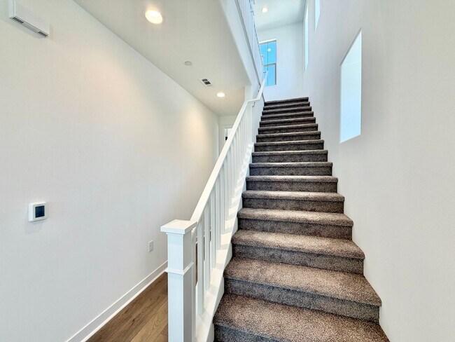 Building Photo - Turnkey Riverwalk Village 4 Bedroom Home with INCLUDED Solar, Upgrades & Prime Location